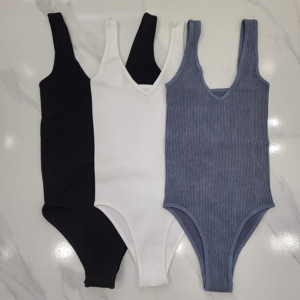 AURA 3 pack bodysuits Blue, White & Black Sz. xs/xxs